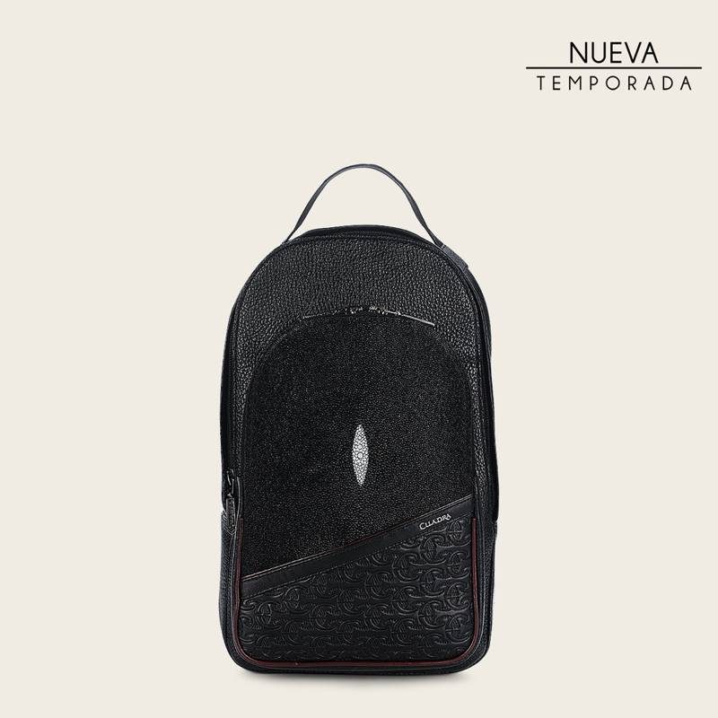 Mochila en piel genuina de mantarraya para caballero product image