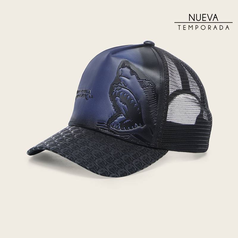 Gorra en piel genuina con diseño de tiburón product image