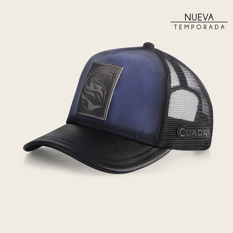 Gorra en piel genuina con diseño de mantarraya product image