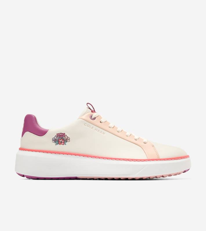 Women's GrandPrø Topspin Waterproof Golf Shoes product image