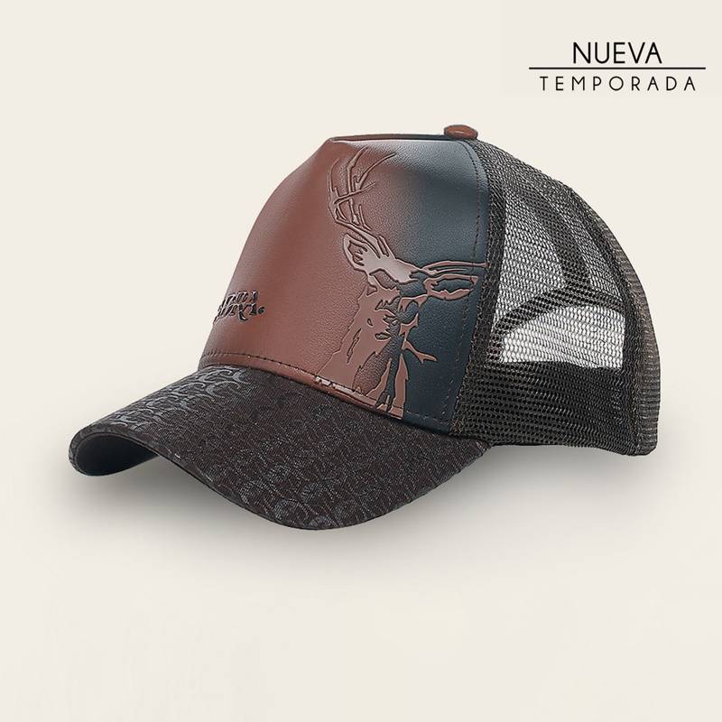 Gorra en piel genuina con diseño de venado product image